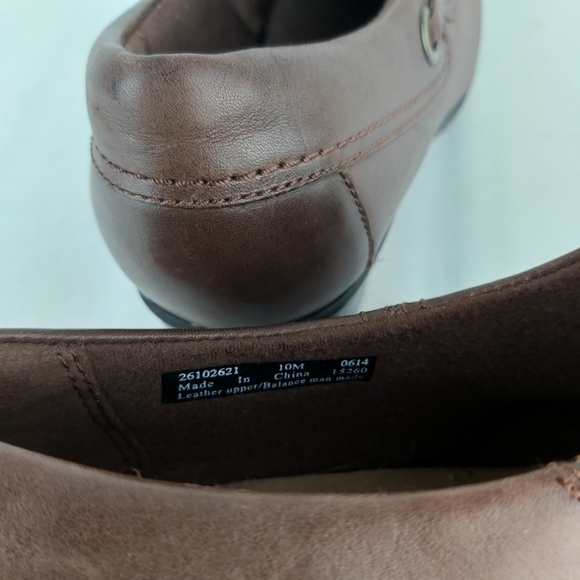 Clarks genuine leather slip on brown comfort shoes - Picture 9 of 9